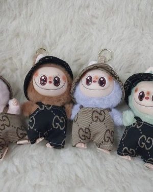 BRELOK PLUSZAK LABUBU Z UBRANIA 6780852