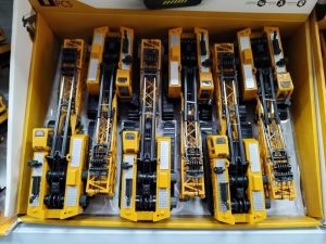 ZABAWKA AUTO TRUCK ENGINEERING 6784779