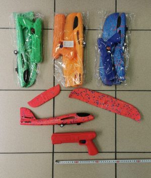 Pistolet z samolotem duży 6786619