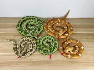 kolorowa kobra pluszowa zabawka maskotka pluszaki węże wąż różowy 120cm 6791605