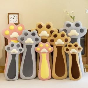 PODUSZKA PLUSZOWA ŁAPKA 50CM 6791937