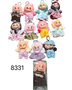 BRELOK PLUSZAK LABUBU Z UBRANIA 6794594