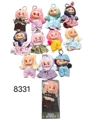 BRELOK PLUSZAK LABUBU Z UBRANIA 6794594