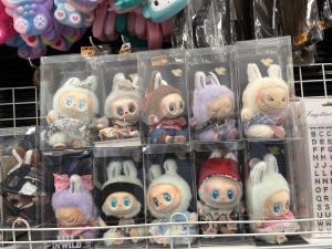 Maskotki Labubu z przezroczyste pudelko 6792744