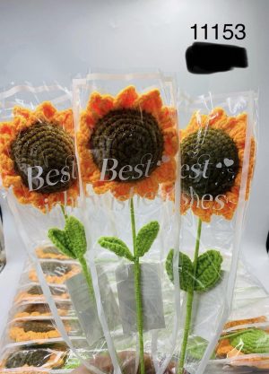 Ręcznie szydełkowany słonecznik z uśmiechem na łodydze 3218110