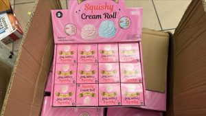 GNIOTEK SQUEEZE CREAM ROLL 944759